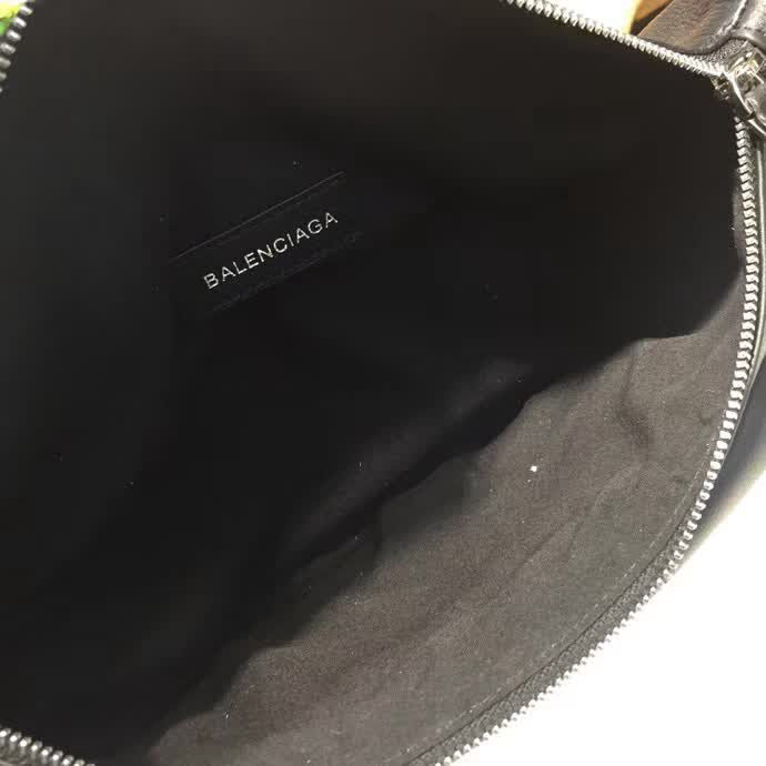 BALENCIAG巴黎世家 櫃同步更新 小牛皮 斜挎胸包腰包 簡約兩用包  BL1274